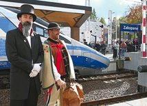 Do Warszawy pojedziemy 4 h. Od stolicy trzeba dodać 2,5 h i wysiądziemy w Gdańsku, odbywając podróż tym samym składem. Będzie też nowy pociąg ekspresowy po południu o nazwie „Morskie Oko” do Trójmiasta. 