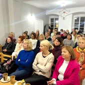 Wydarzenie zgromadziło około 40 kobiet w różnym wieku. 