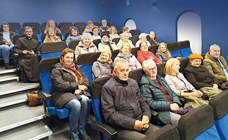 Uczestnicy ostatniej  z wieczornych dyskusji. 