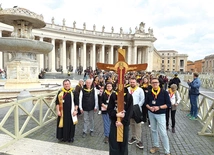 Starachowiczanie na pl. Świętego Piotra.  