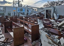 Świątynia w Savanna-La-Mar po nawałnicy. Trzeba ją zbudować od podstaw. 