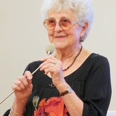 Prof. Elżbieta Kuta jest prezesem Stowarzyszenia „Rodzina Więźniarek Niemieckiego Obozu Koncentracyjnego Ravensbrück”, z pochodzenia tarnowianką.