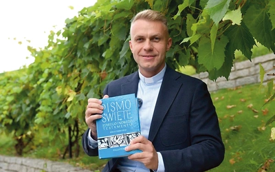  Dyrektor Instytutu Filozoficzno- -Teologicznego wykłada Pismo Święte w IFT, w gorzowskim seminarium duchownym i na PWT we Wrocławiu. Interesuje go Biblia, a szczególnie Księga Izajasza i literatura międzytestamentalna oraz pragmatyka języka. Szczególne pasje to góry, wspinaczka skalna i kultura włoska.