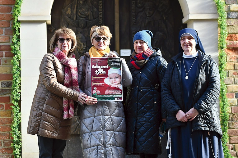 – Oczywiście pewnie nigdy się nie dowiemy, kogo uratowała nasza modlitwa, ale szczerze wierzymy,  że przynosi owoce,  bo tak uczy nas Ewangelia.  Dla Boga  nie ma rzeczy niemożliwych! – podkreślają uczestnicy krucjaty,  w której – w Adwencie i Wielkim Poście – bierze udział ok. 300 osób. Więcej informacji i zapisy: www.konkatedrazielonagora.pl, adwentdlazycia.mi.zg@gmail.com lub telefonicznie: 784 182 144 (w godz. 16–20).