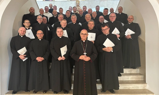 Katowice. Abp Przybylski wręczył dekrety proboszczowskie 