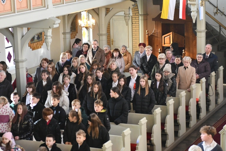 Szkoła Podstawowa im. Jana Pawła II w Trzebiczu ma już 80 lat