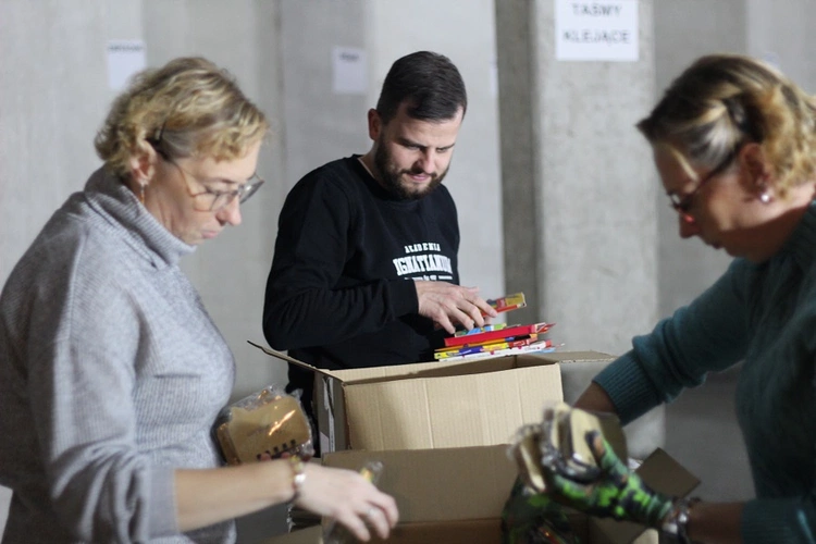 Akcja dobroczynna "Kredkobranie"