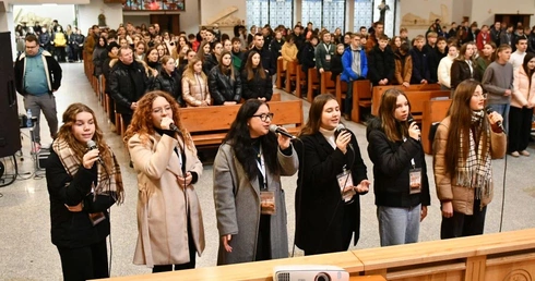 Przyjedźcie, aby zobaczyć więcej!