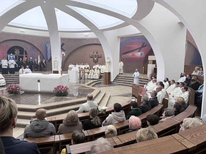 Święcenia prezbiteratu w kościele akademickim