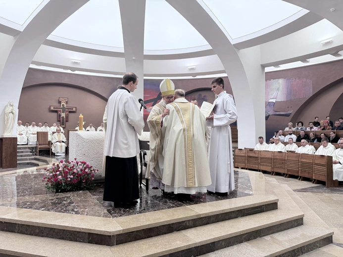 Święcenia prezbiteratu w kościele akademickim