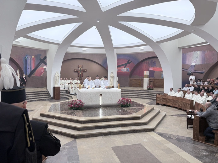 Święcenia prezbiteratu w kościele akademickim