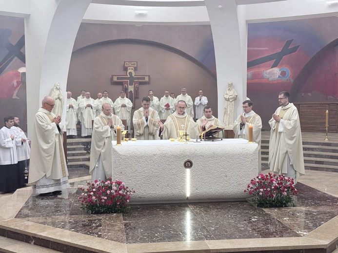 Święcenia prezbiteratu w kościele akademickim