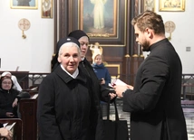 Siostry poniosą Jezusa