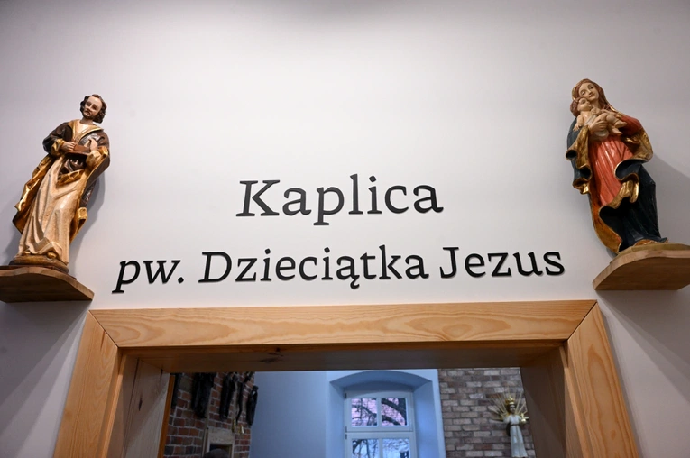 Wnętrze kaplicy pw. Dzieciątka Jezus w Jemielnicy