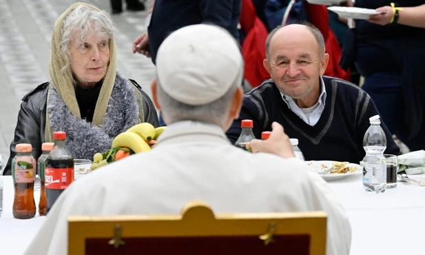 Leon XIV spotkał się na obiedzie z ubogimi