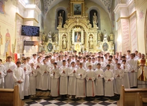 Mało który chłopak w tym dekanacie nie zostaje lektorem