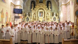 Mało który chłopak w tym dekanacie nie zostaje lektorem