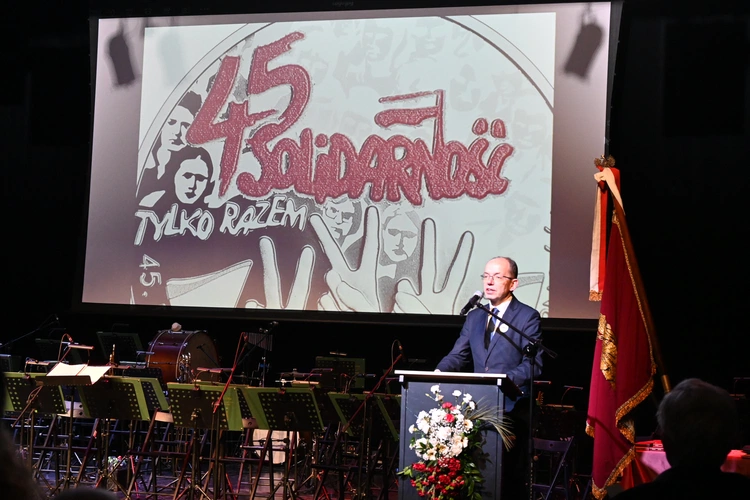 Piękne karty historii związku zawodowego 