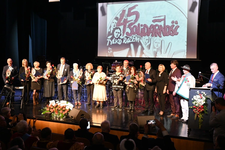 Piękne karty historii związku zawodowego 