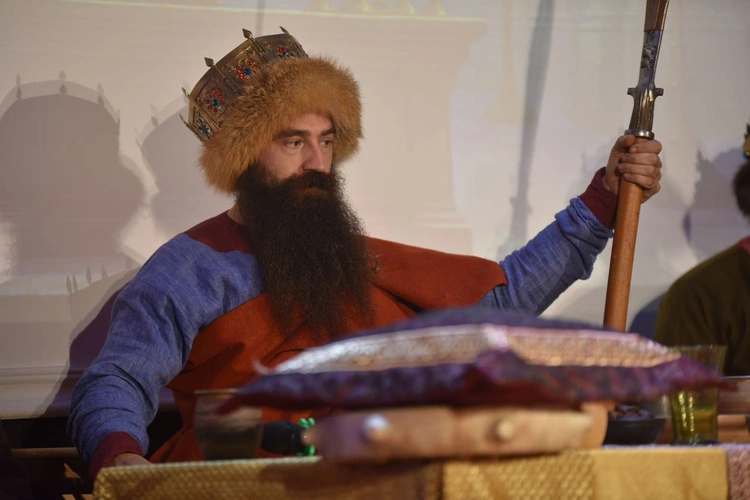 Śpiewanie i koronacja w Ołpinach