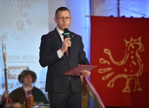 Śpiewanie i koronacja w Ołpinach