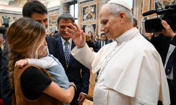 Leon XIV: Patrzeć na chorego tak, jak patrzy Bóg