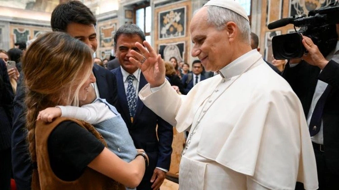 Leon XIV: Patrzeć na chorego tak, jak patrzy Bóg