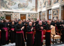 Papież do watykańskich dyplomatów: bądźcie bliscy ludziom