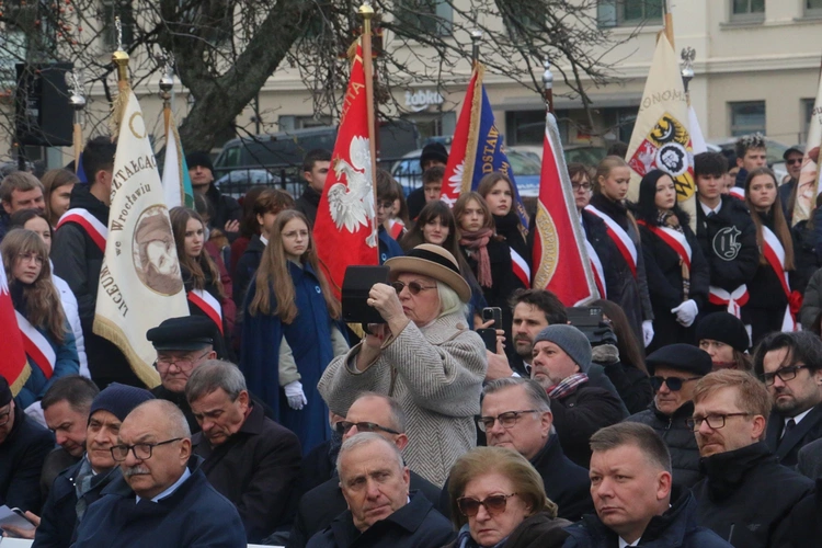 60. rocznica orędzia biskupów polskich do niemieckich. Uroczystości pod pomnikiem kard. Kominka