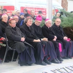 60. rocznica orędzia biskupów polskich do niemieckich. Uroczystości pod pomnikiem kard. Kominka