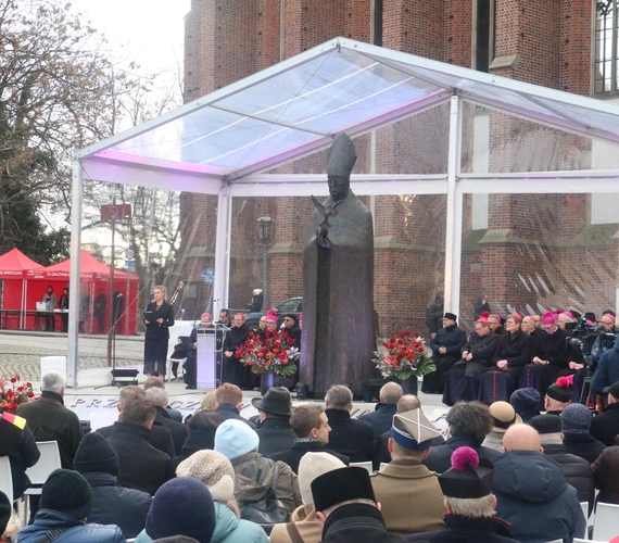 60. rocznica orędzia biskupów polskich do niemieckich. Uroczystości pod pomnikiem kard. Kominka