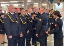 Katowice. Strażacy uhonorowani podczas wojewódzkich obchodów Narodowego Święta Niepodległości