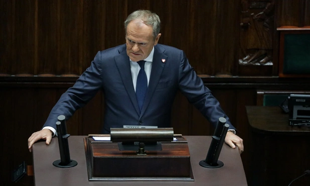 Premier Tusk: Za akt dywersji na kolei odpowiada dwóch Ukraińców działających z Rosją