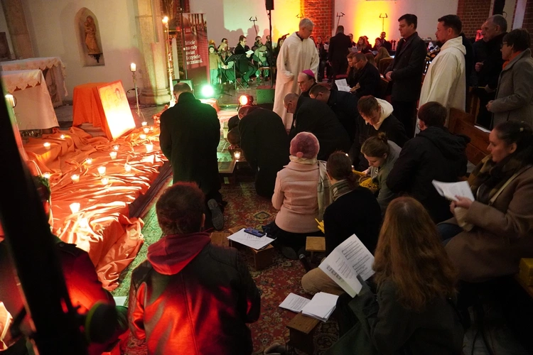 Modlitwa Taizé w ramach obchodów 60. rocznicy orędzia biskupów polskich do niemieckich