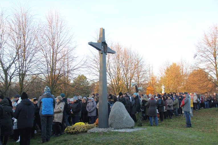 Wał-Ruda. Droga Krzyżowa z bł. Karoliną w 111. rocznicę jej męczeńskiej śmierci
