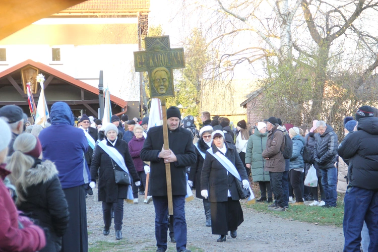 Wał-Ruda. Droga Krzyżowa z bł. Karoliną w 111. rocznicę jej męczeńskiej śmierci