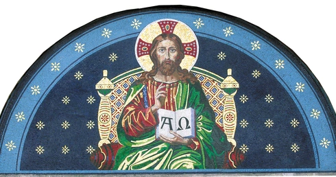 Święto Chrystusa Króla zaraz po ustanowieniu zaczęto uroczyście obchodzić w Polsce