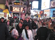 Następna stacja: Mrok. Człowiek sam w nowojorskim metrze