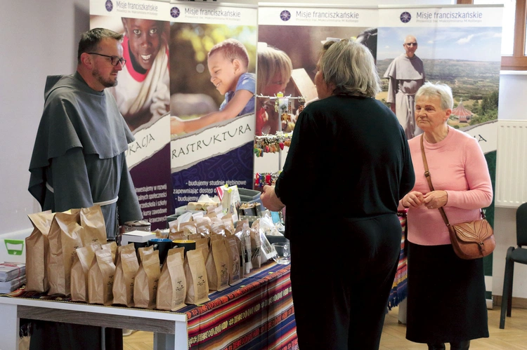 W czasie imprezy zawsze warto odwiedzić sklepik misyjny z wyrobami z dalekich krajów Afryki czy Ameryki Południowej.