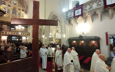 Nie zabrakło przejścia przez święte wrota oraz Eucharystii.