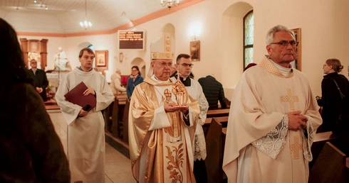 Święci mobilizują do dobra