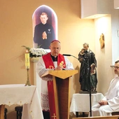 Biskup gliwicki przypomniał postać kapłana, który został obrany na patrona ośrodka w Zabrzu-Biskupicach. 