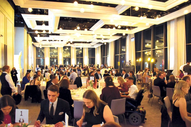 Wydarzenie było skierowane do katolików stanu wolnego, w przedziale wiekowym 25–49 lat.