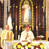 Biskup życzył, aby owoce odwiedzin trwały w sercach wiernych.