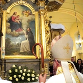  Bp Jacek Kiciński zachęcał do troski o kościół, a także o sanktuarium swojego serca i o rodzinę, która jest domowym Kościołem.