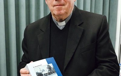 Publikacja jest efektem benedyktyńskiej pracy w archiwach. Wiele informacji, zdjęć i listów przekazali też mieszkańcy. 