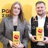  Marysia Panfil przez lata zbierała dary w parafii. Tomasz Rutkowski przewoził je do Ukrainy i podprowadzał transport pod polsko--ukraińską granicę. Oboje zaangażują się w pomoc także w tym roku. 