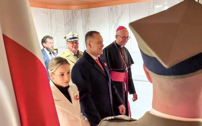  Prezydent Karol Nawrocki złożył kwiaty w Mauzoleum Prezydentów RP na Uchodźstwie w Świątyni Opatrzności Bożej.