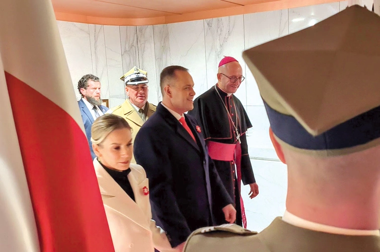  Prezydent Karol Nawrocki złożył kwiaty w Mauzoleum Prezydentów RP na Uchodźstwie w Świątyni Opatrzności Bożej.