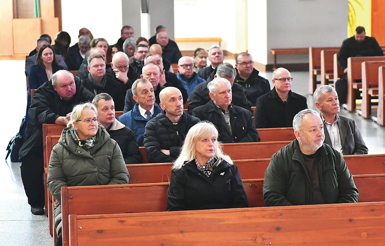  W zielonogórskim spotkaniu wzięło udział siedem dekanalnych rad duszpasterskich: trzy zielonogórskie, Lubsko, Łęknica Gubin, Krosno Odrzańskie i Nowa Sól. Każdą parafię reprezentowali proboszcz oraz świecki wiceprzewodniczący parafialnej rady duszpasterskiej. 